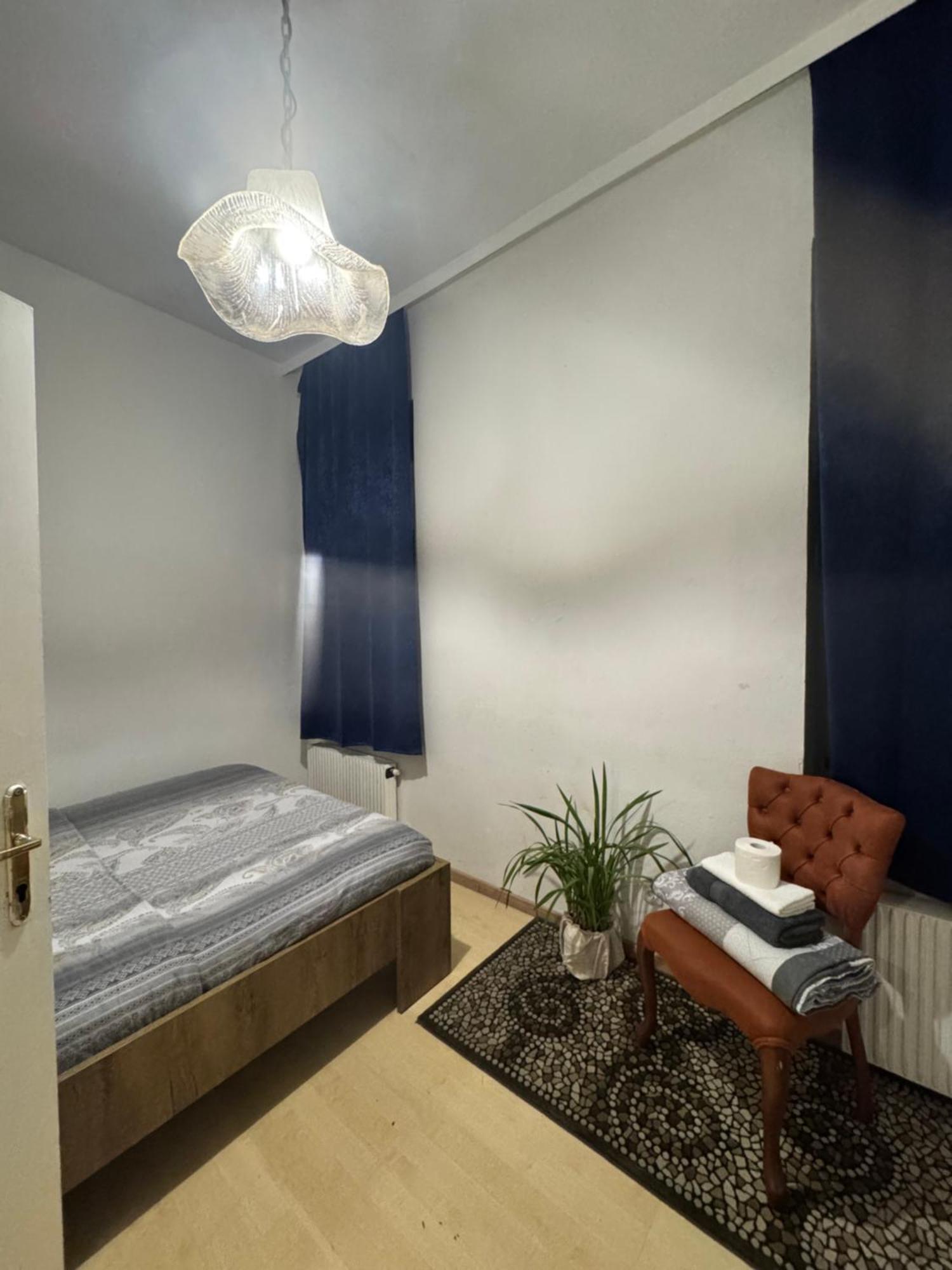 1100 Ganze 1 Wien